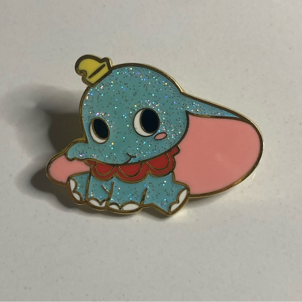 ✨ Disney Loungefly Mystery Pin – Glitter Dumbo 🎪🐘 - Picture 9 of 9